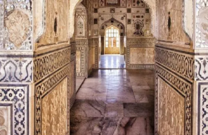 Inside view of arstic Amer Fort 