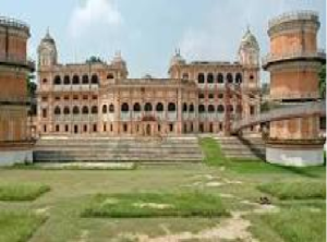 A spacious Sheesh Mahal with steps and lawn